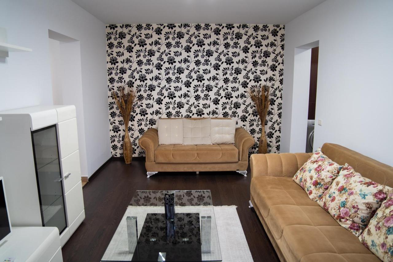 Ultracentral Golden Apartament 2 Suceava Buitenkant foto