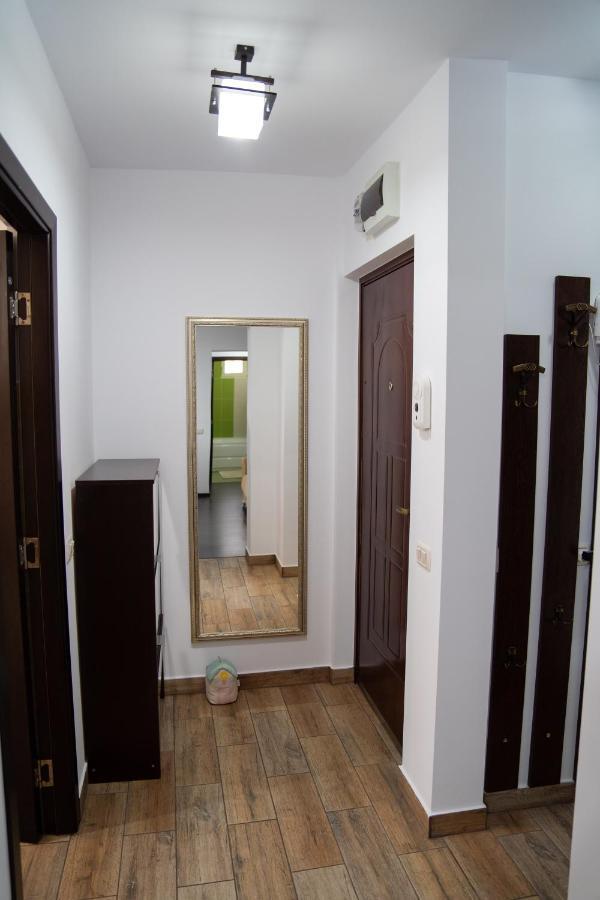 Ultracentral Golden Apartament 2 Suceava Buitenkant foto
