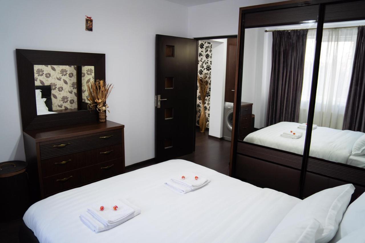 Ultracentral Golden Apartament 2 Suceava Buitenkant foto