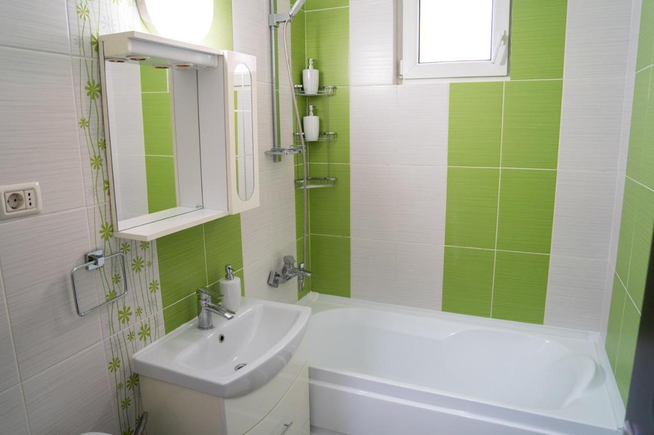 Ultracentral Golden Apartament 2 Suceava Buitenkant foto