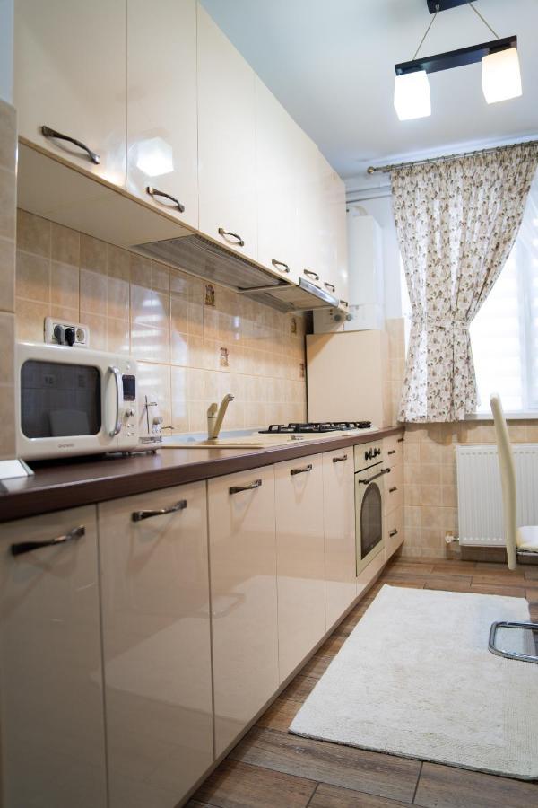 Ultracentral Golden Apartament 2 Suceava Buitenkant foto